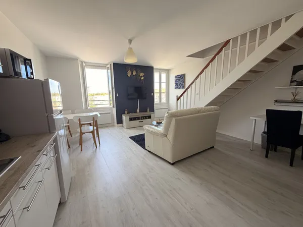 APPARTEMENT 50 M2, 2 CHAMBRES, CENTRE-VILLE, COMMERCES À PIEDS