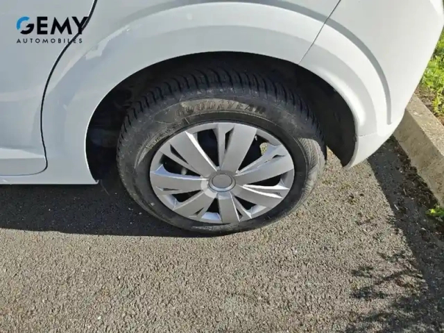 Dacia Sandero sce 65 - 22 — photo 11