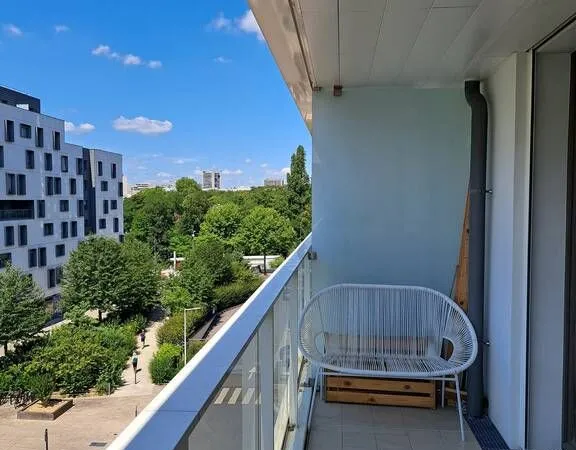 Location meublée appartement 3 pièces 65 m² Issy-Les-Moulineaux (92130) 2.125