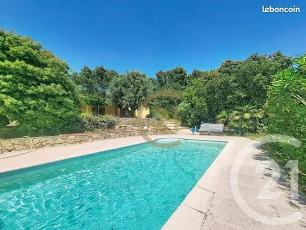 Villa 4 pièces 132 m²