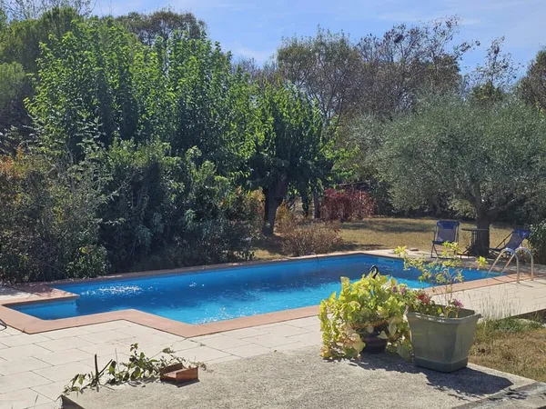 Vézénobres : Villa 3 chambres avec piscine et vue dégagée su
