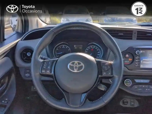 Toyota Yaris 110 vvt-i ultimate cvt 5p — photo 9