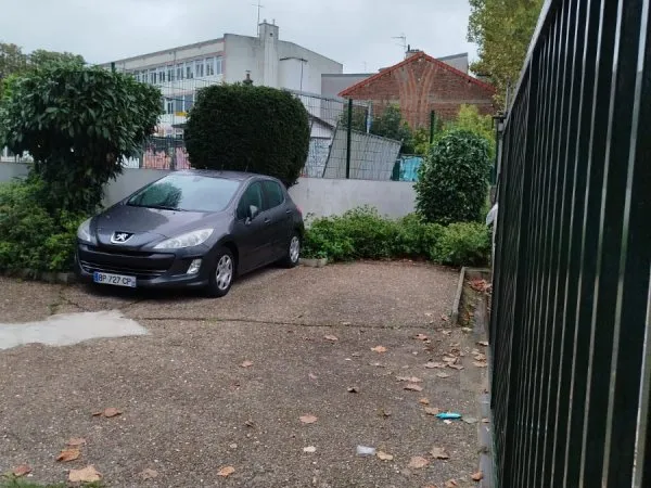 Vends place de parking à Montreuil (93100) - 12m²