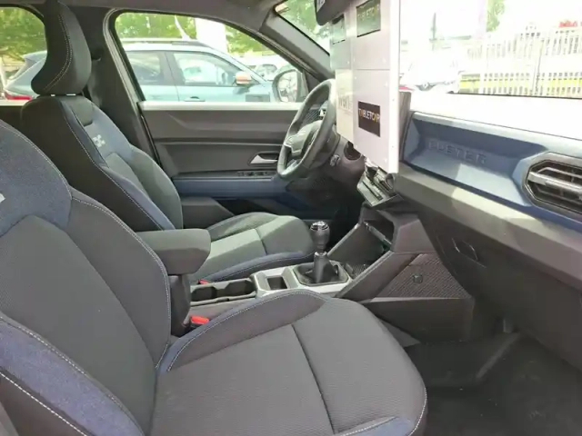 Dacia Duster mild hybrid 130 — photo 30