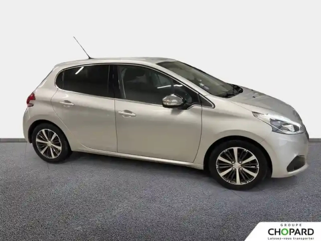 Peugeot 208 1.2 puretech 110ch s&amp;s eat6 — photo 9