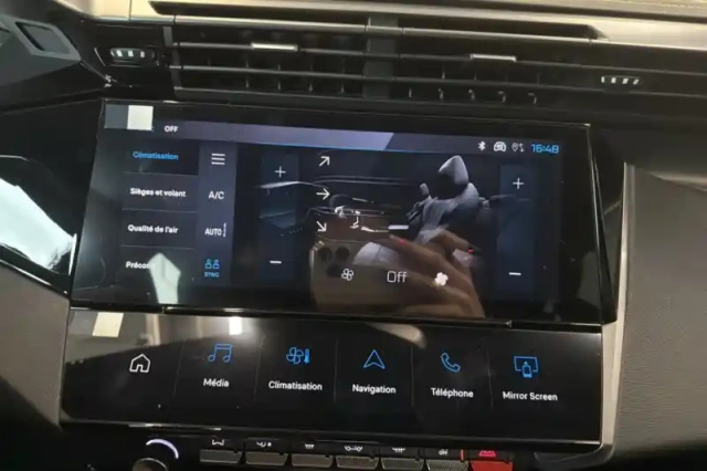 Peugeot 308 phev 180 e-eat8 — photo 25