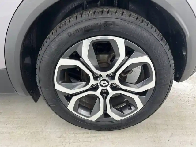 Renault Captur e-tech 145 - 21 — photo 28