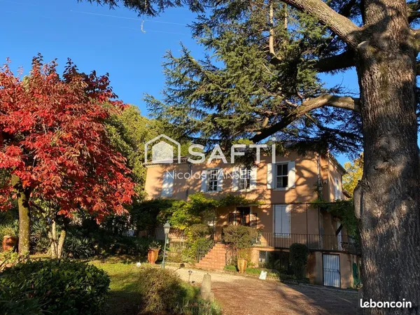 Maison 12 pièces 280 m²