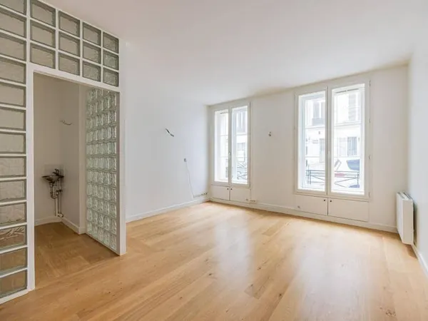Local 5 pièces 114 m²