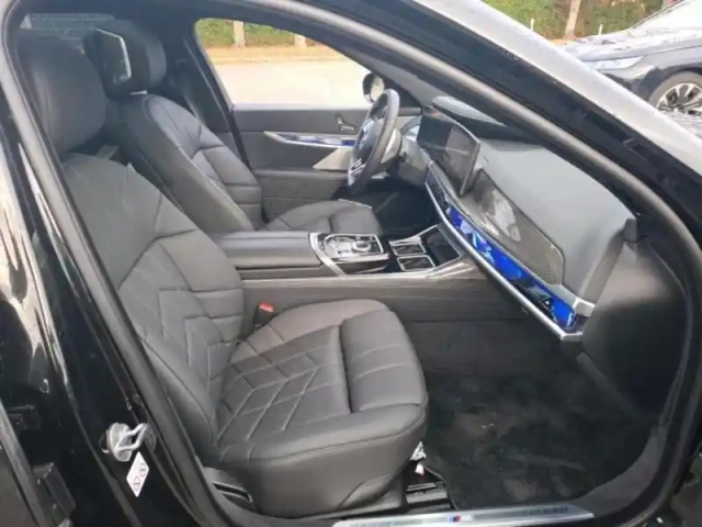 Bmw I7 m70 xdrive 659ch m performance — photo 6