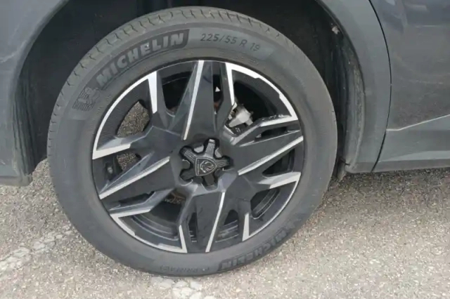 Peugeot 3008 hybrid 145 e-dcs6 — photo 15