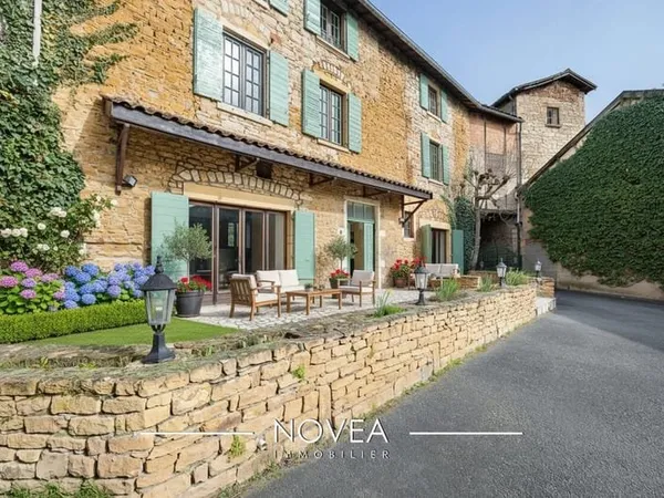 Maison de caractère rénovée - 260 m² - 5 chambres - Te