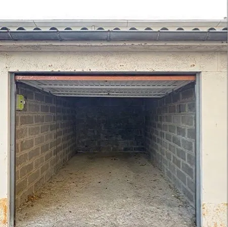 Box / Garage fermé de 14 m² / Bordeaux StBruno - boulevards