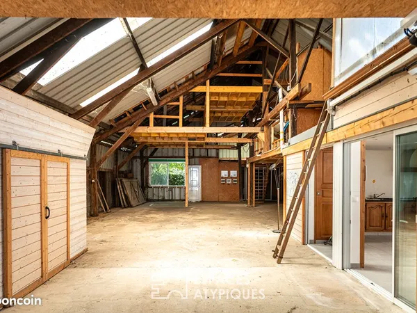 Local 7 pièces 184 m²