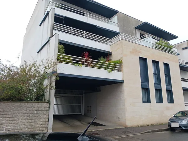 Parking / box Bordeaux