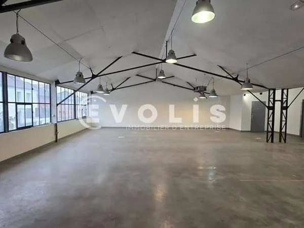 Local d'activité 624 m²
