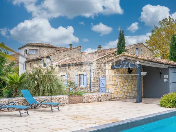 Maison 12 pièces 280 m²