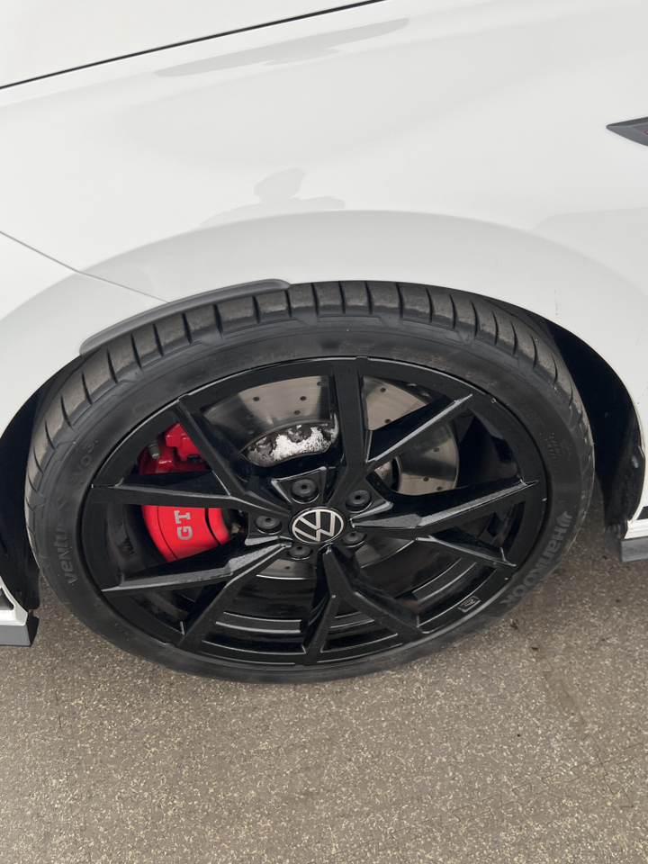 Volkswagen Golf 8 — photo 48