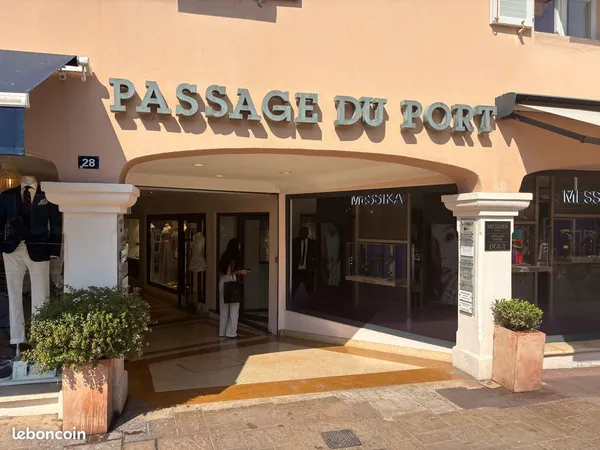 Saint-tropez - passage du port - local a usage de reserve -