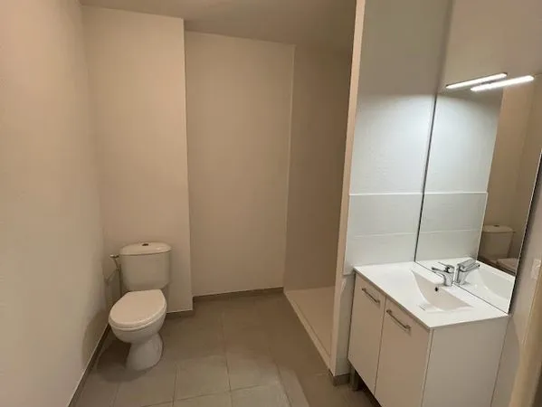 T2 BBC lumineux balcon + roof top commun