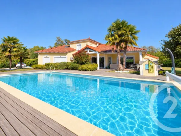 Maison 7 pièces 252 m²