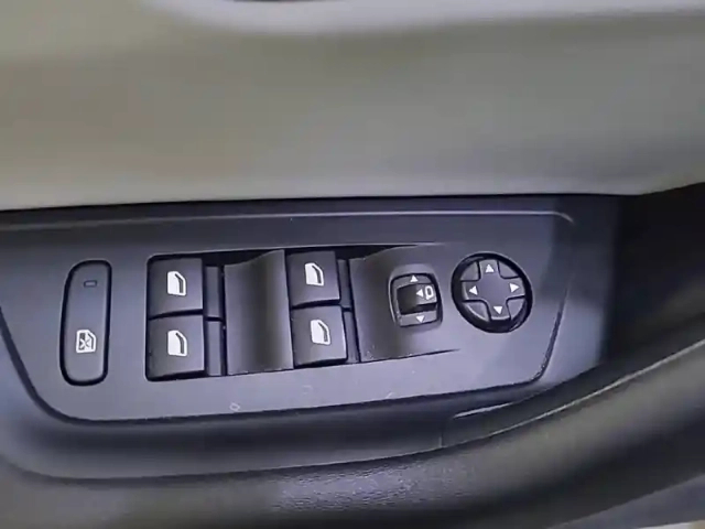 Peugeot 508 sw hybrid 225 e-eat8 — photo 1