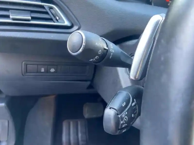Peugeot 308 1.5 bluehdi 130ch s&amp;s allure business eat8 — photo 17