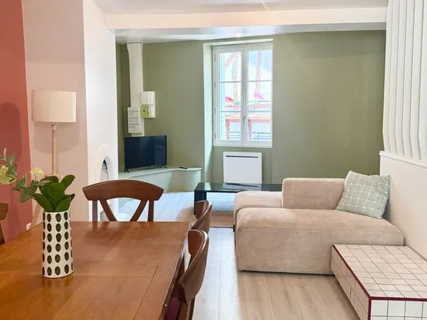 Appartement 100 m² - 3 chambres - Terrasse 16 m² - Hyper-centre d'Auray