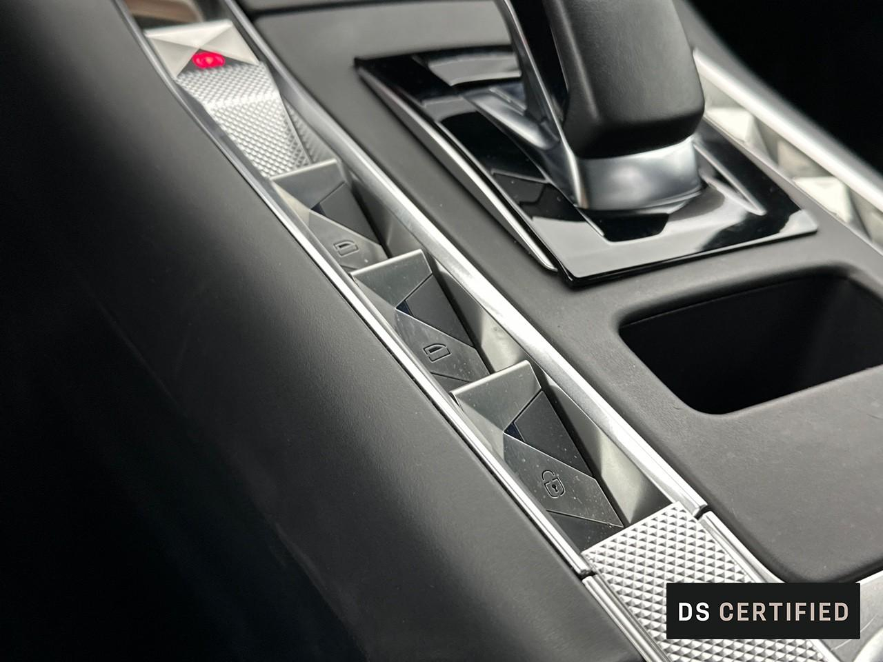 Ds Ds 7 crossback hybride rechargeable e-tense 360 eat8 4x4 opera — photo 31