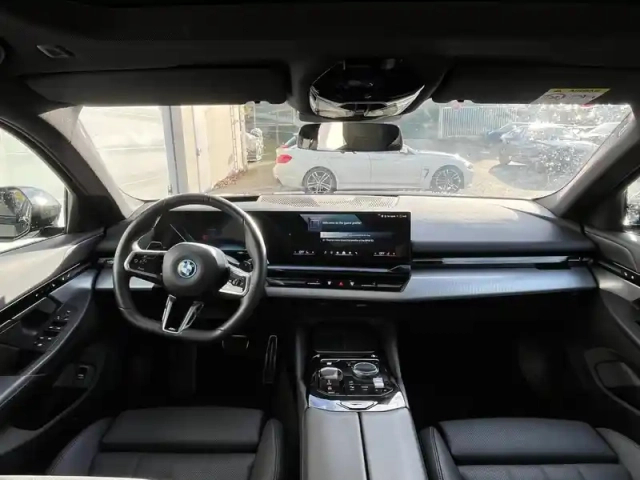 Bmw Serie 5 série 5 530e 299ch m sport xdrive — photo 32