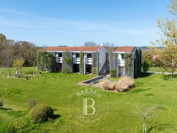 Maison de luxe 8 pièces 240 m²