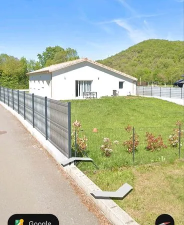 Maison de 2023, 120 m², 4 chambres avec placards, garage et terrain clos de 900 m², à Crampagna