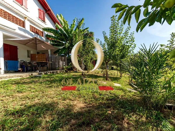 ARCANGUES - T3 récemment rénové avec jardin privatif clôturé, véranda et deux parkings