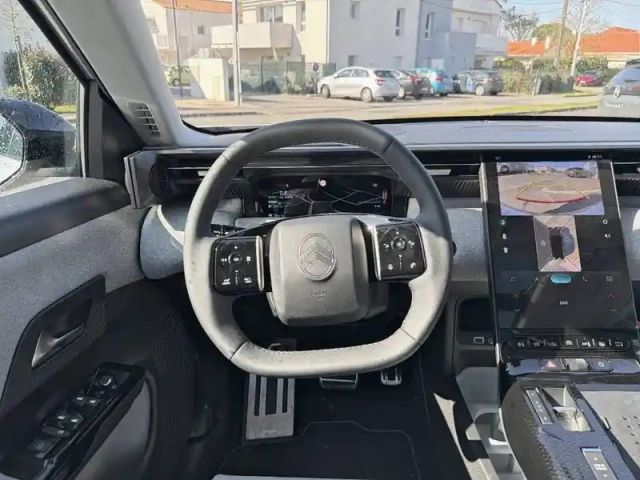 Citroën C5 Aircross hybride rechargeable 195 e-eat7 — photo 32