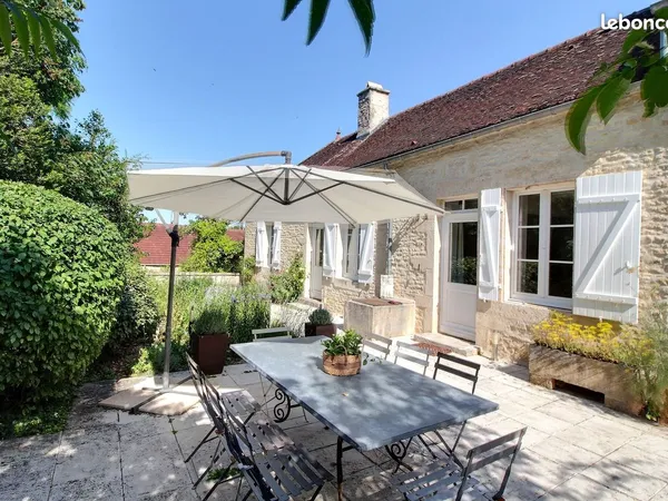 Longère entièrement rénovée récemment -studio et maison d'amis