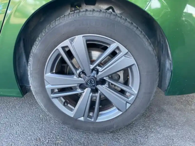 Peugeot 308 1.5 bluehdi 130ch s&amp;s allure eat8 — photo 14