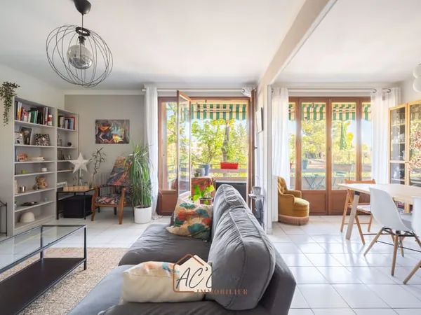 SAINT-JULIEN APPARTEMENT T3/4 RÉNOVÉ DE 76.82 M2 BALCON