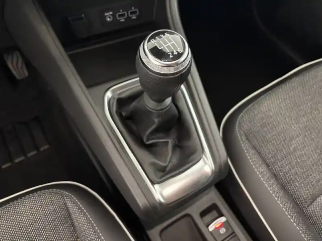 Renault Captur tce 90 — photo 22