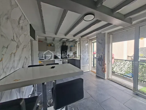 Maison 5 pièces 233 m²