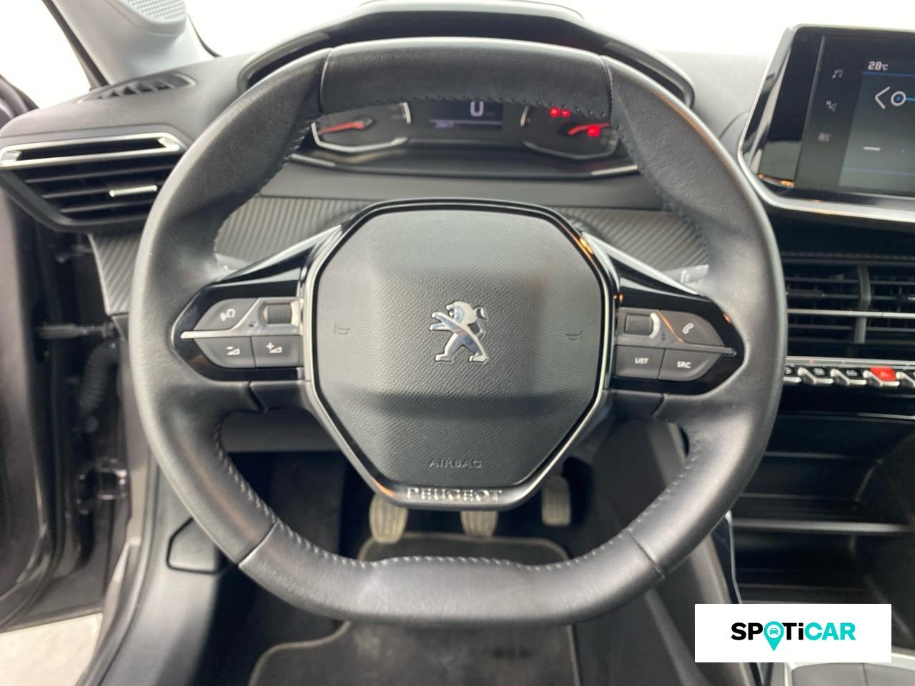 Peugeot 208 1.2 puretech 100ch s&s style 118g — photo 12