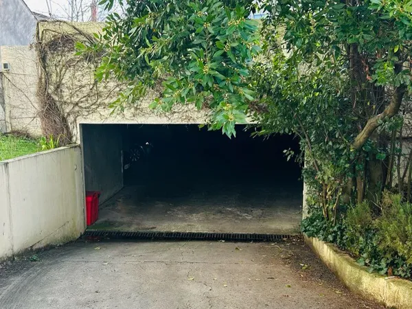 Parking voiture couvert Bordeaux Jardin Public / Chartrons