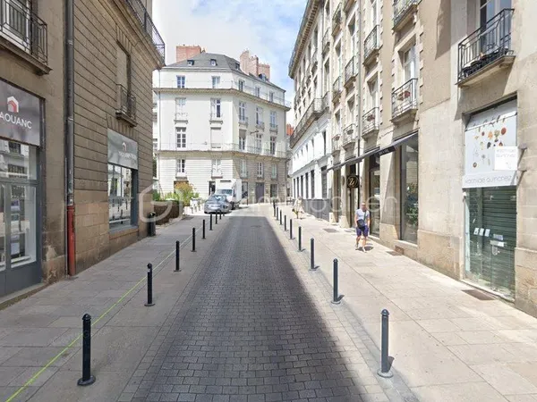 Local 2 pièces 52 m²