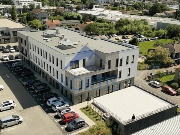 Bureau 1653 m²