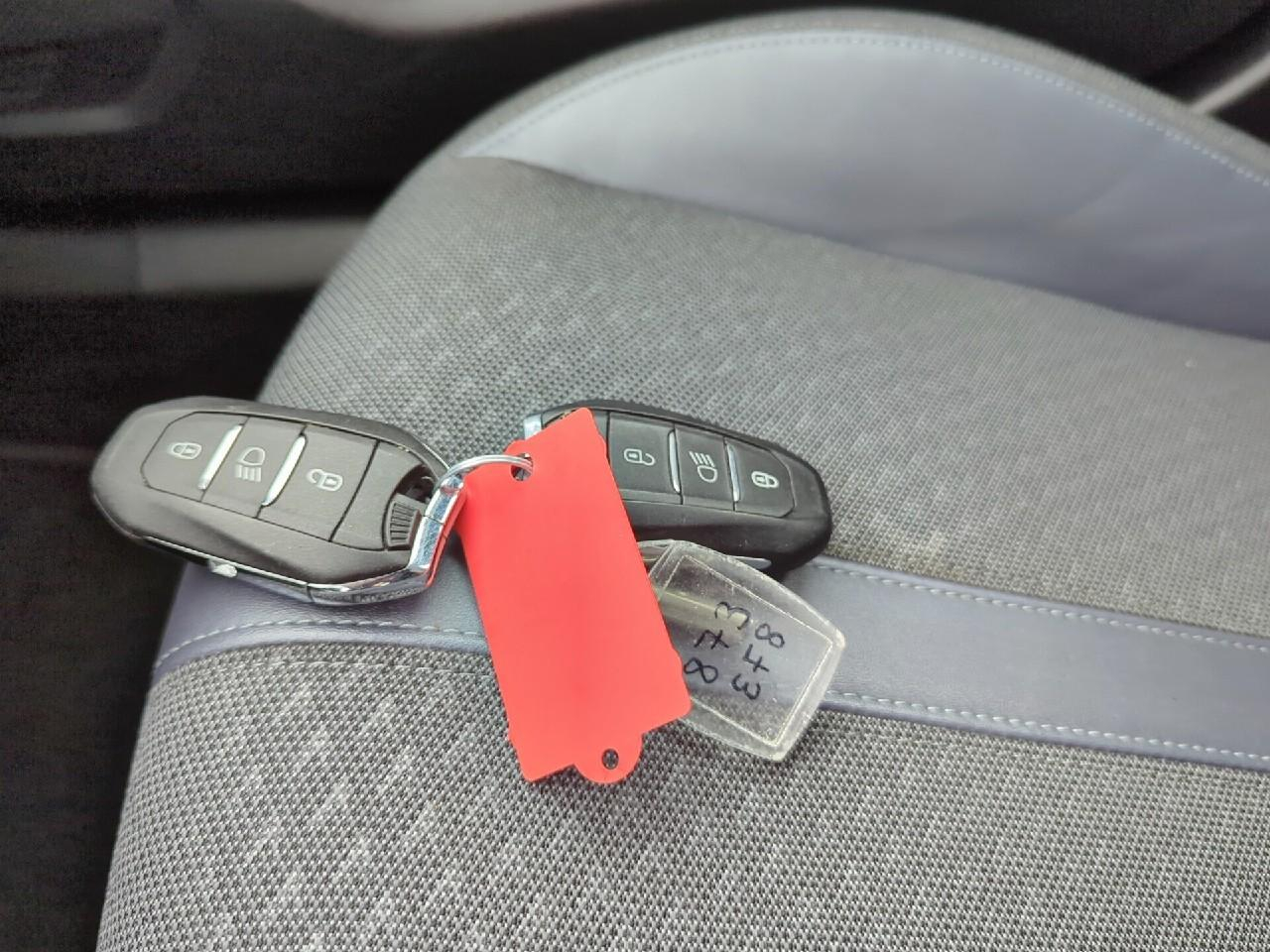 Peugeot 2008 puretech 130 s&s bvm6 allure — photo 28