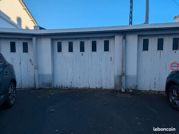 Grand Garage dans une copro sécurisée