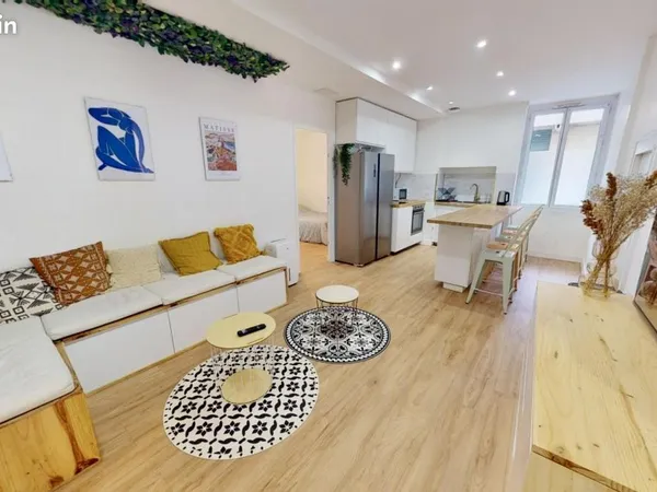Chambre 7 pièces 106 m²