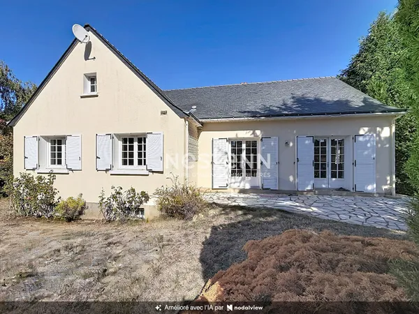 Maison à vendre à Avrillé - 4 chambres, terrain clos et arboré- A rénover