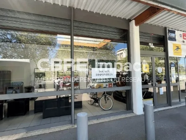 Local commercial 515 m²