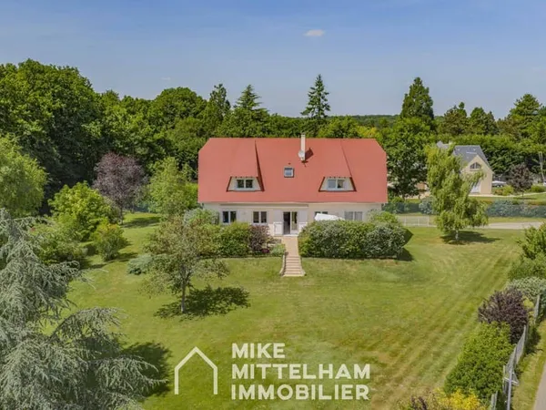Maison 7 pièces 240 m²