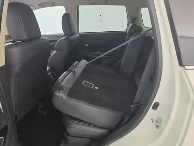 Mitsubishi Outlander phev twin motor intense 4wd + attelage — photo 29